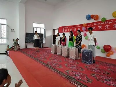 为梦想护航 返乡学子展风采——疏附县塔什米里克乡格勒迪尔郎(7)村成功举办返乡学生文艺汇演